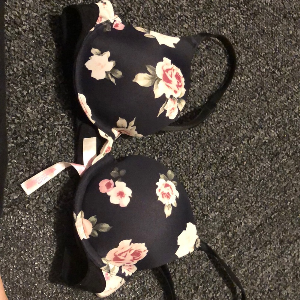 Still available- PINK  cute wear everywhere push-up bra 32